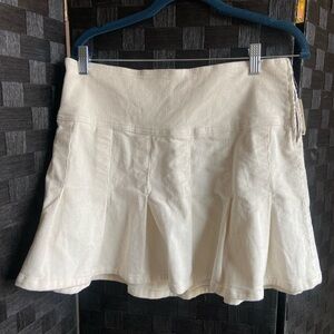 NWT Aeropostale Pleated Cream Skirt